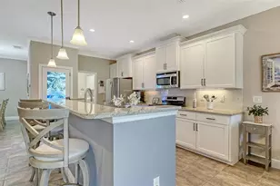 8143 36th St E, Sarasota, FL 34243 - Photo 15