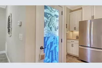 8143 36th Street E, Sarasota, FL 34243 - Photo 23