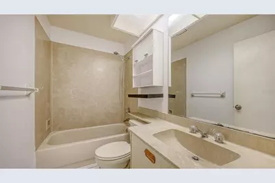 4557 Kingsmere #23, Sarasota, FL 34235 - Photo 21