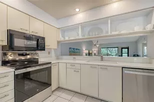 4557 Kingsmere, Sarasota, FL 34235 - Photo 11