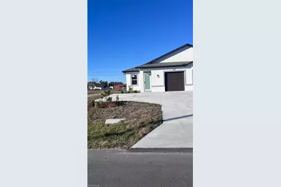 1009/1011 NE 15th Ln, Cape Coral, FL 33909 - Photo 5