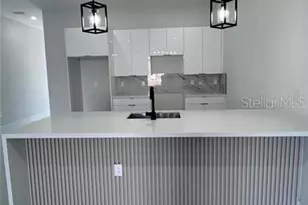 1009/1011 NE 15th Ln, Cape Coral, FL 33909 - Photo 11