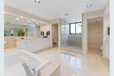 1511 Gulf Of Mexico Drive #201, Longboat Key, FL 34228 - Photo 17