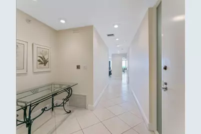 1511 Gulf Of Mexico Drive #201, Longboat Key, FL 34228 - Photo 5