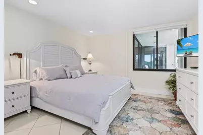 1511 Gulf Of Mexico Drive #201, Longboat Key, FL 34228 - Photo 23