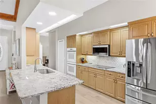 6115 9th Ave Cir NE, Bradenton, FL 34212 - Photo 9