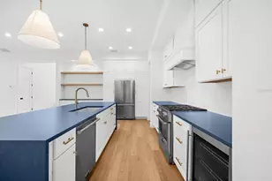 2135 Datura St, Sarasota, FL 34239 - Photo 13