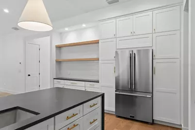 2135 Datura Street, Sarasota, FL 34239 - Photo 9
