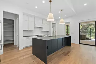 2135 Datura St, Sarasota, FL 34239 - Photo 15