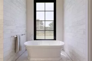 1603 Bay Rd, Sarasota, FL 34239 - Photo 11