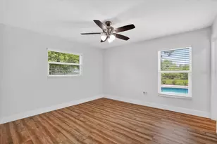 4230 Shady Oaks Ct, Sarasota, FL 34233 - Photo 19