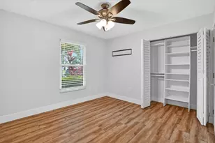 4230 Shady Oaks Ct, Sarasota, FL 34233 - Photo 15
