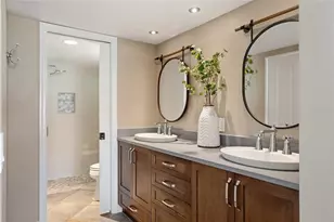 4242 Madeira Ct, Sarasota, FL 34233 - Photo 21