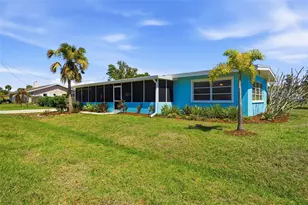 2400 Pine Ct, Nokomis, FL 34275 - Photo 3