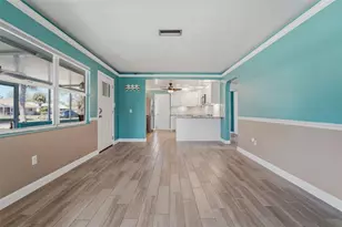 2400 Pine Ct, Nokomis, FL 34275 - Photo 9