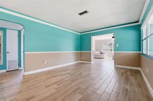 2400 Pine Ct, Nokomis, FL 34275 - Photo 9