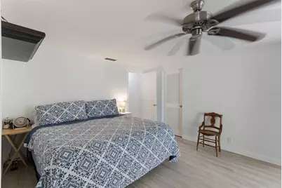 309 57th Street, Holmes Beach, FL 34217 - Photo 17