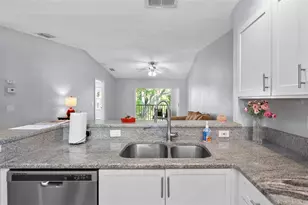 5450 Longwood Run Blvd, Sarasota, FL 34243 - Photo 13