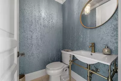 464 Golden Gate Point #703, Sarasota, FL 34236 - Photo 21