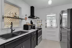 2562 Ashton Rd, Sarasota, FL 34231 - Photo 13