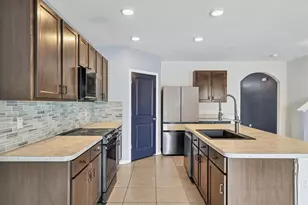 10003 Geese Trail Cir, Sun City Center, FL 33573 - Photo 17