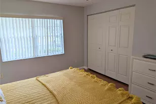 6896 W Country Club Ln, Sarasota, FL 34243 - Photo 11