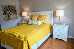 6896 W Country Club Ln, Sarasota, FL 34243 - Photo 11