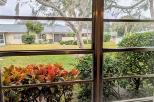 6896 W Country Club Ln, Sarasota, FL 34243 - Photo 17