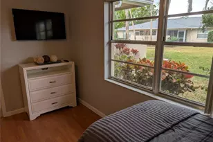 6896 W Country Club Ln, Sarasota, FL 34243 - Photo 9