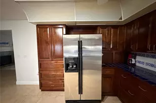 1500 Crest Dr, Englewood, FL 34223 - Photo 9