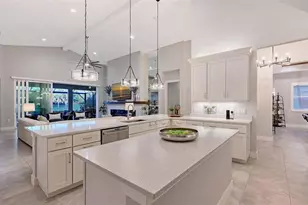 8278 Grande Shores Dr, Sarasota, FL 34240 - Photo 17