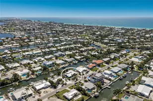 517 70th St, Holmes Beach, FL 34217 - Photo 45