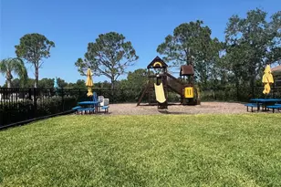 3220 78th Ave E, Sarasota, FL 34243 - Photo 31