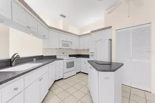 5608 Garden Lakes Dr, Bradenton, FL 34203 - Photo 13