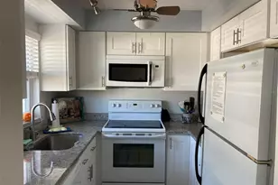 304 47th Ave Dr W, Bradenton, FL 34207 - Photo 3