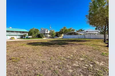 907 22nd Avenue W, Palmetto, FL 34221 - Photo 17