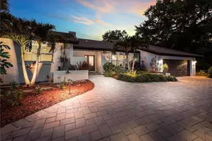 5231 Siesta Cove Dr, Sarasota, FL 34242 - Photo 3