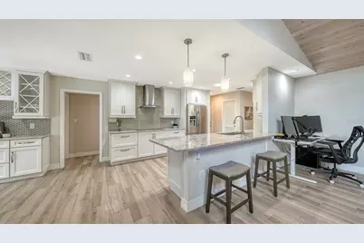 5231 Siesta Cove Drive, Sarasota, FL 34242 - Photo 13