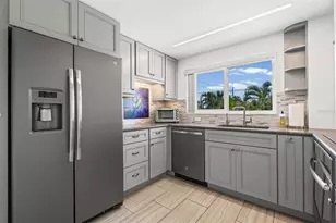 3701 5th Ave, Holmes Beach, FL 34217 - Photo 15