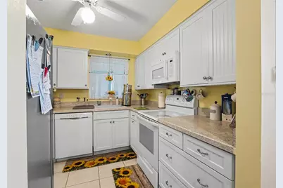 1327 Glendale Circle W #218, Sarasota, FL 34232 - Photo 7