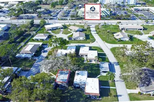 1327 Glendale Cir W, Sarasota, FL 34232 - Photo 19