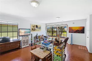 906 Tropical Dr, Bradenton, FL 34208 - Photo 9