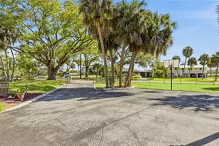 906 Tropical Dr, Bradenton, FL 34208 - Photo 47