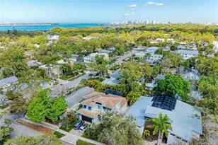 3625 Jacinto Ct, Sarasota, FL 34239 - Photo 9