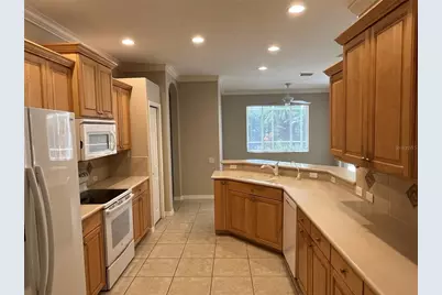 7016 Treymore Court, Sarasota, FL 34243 - Photo 13