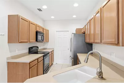 3730 82nd Avenue Circle E #104, Sarasota, FL 34243 - Photo 11