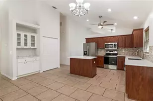 6801 Superior St Cir, Sarasota, FL 34243 - Photo 13