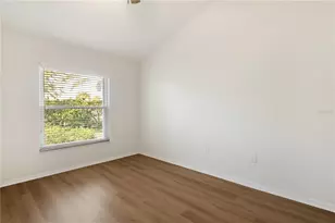 6801 Superior St Cir, Sarasota, FL 34243 - Photo 33