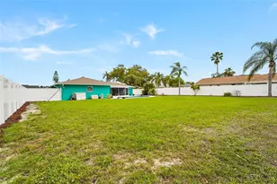 7320 Meadowbrook Dr, Sarasota, FL 34243 - Photo 33