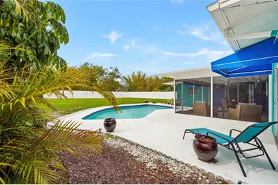 7320 Meadowbrook Drive, Sarasota, FL 34243 - Photo 31